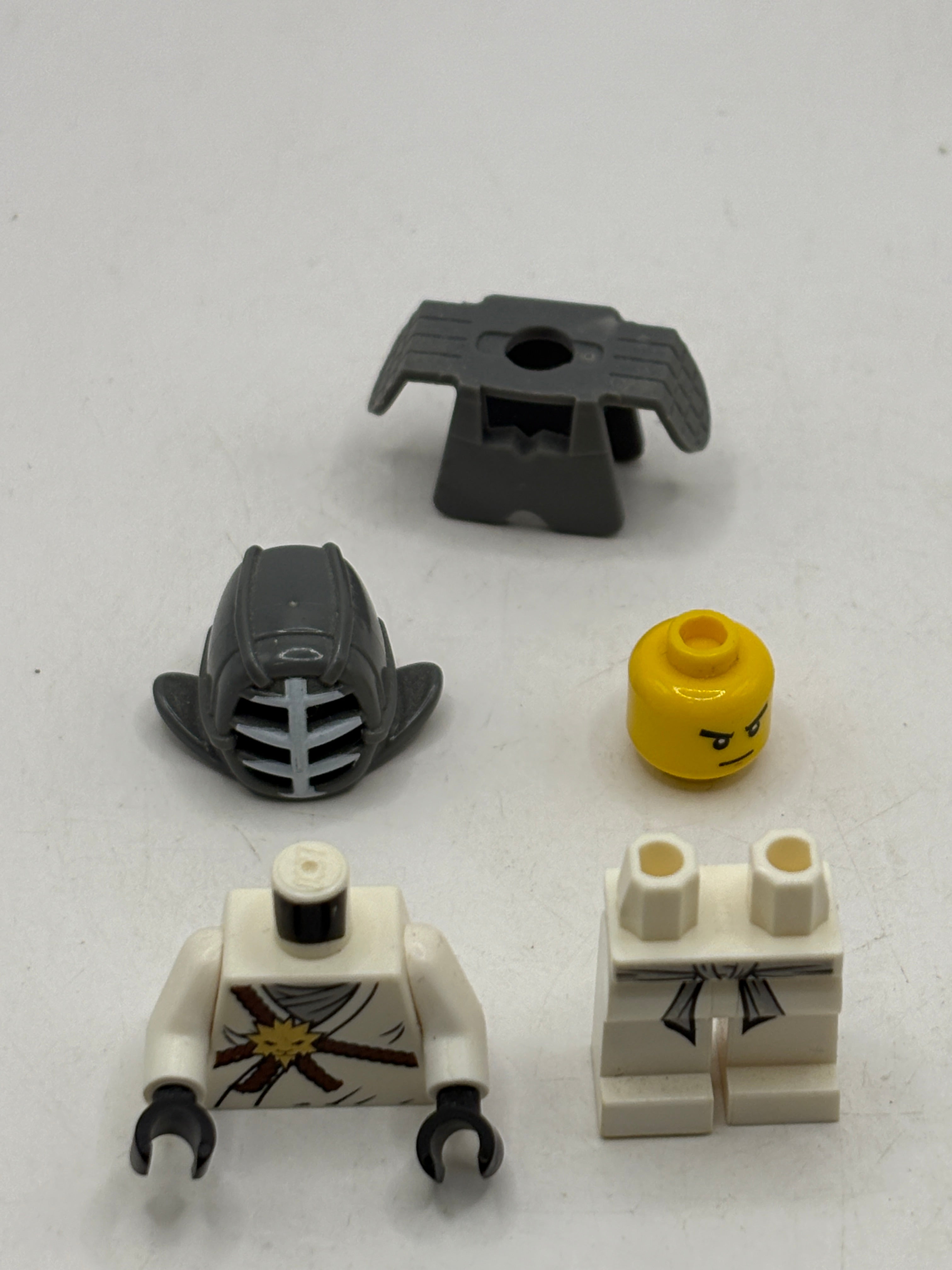 LEGO Ninjago Minifigure Kendo Zane Njo0044 Njo044 TORSO CRACK
